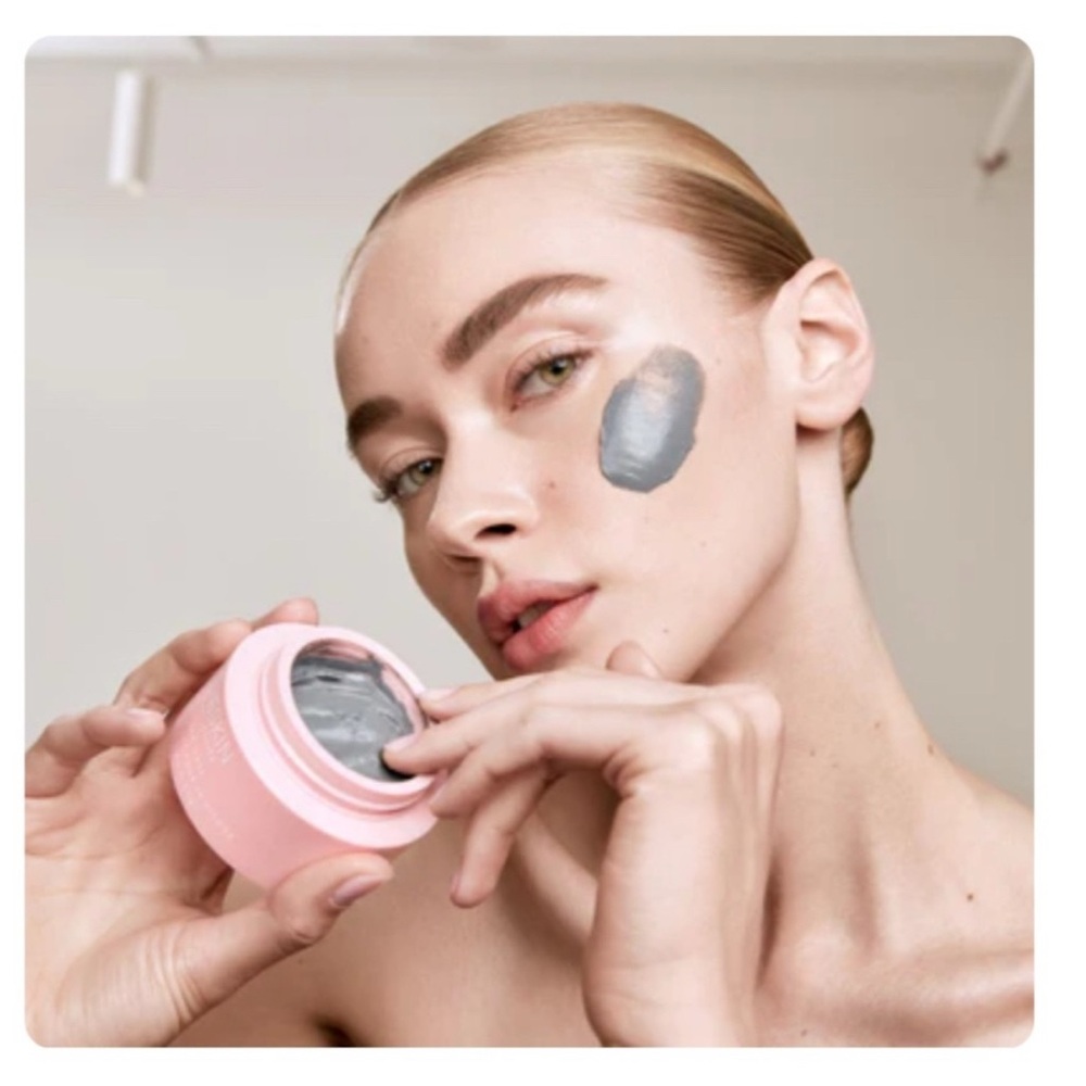 KylieSkin by Kylie Jenner Detox Face Mask 1.7 OZ - Picture 2 of 11